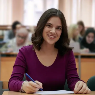 smiling-woman-working-laptop